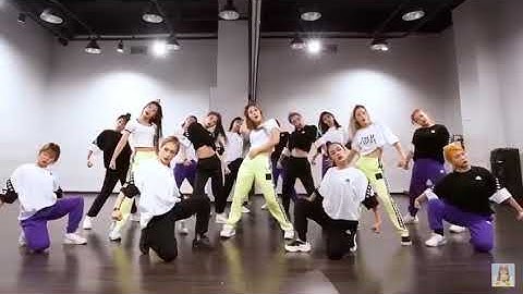 OOMM 3ye chorus dance mirror