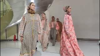 FASHION SHOW ITANG YUNASZ DI GARIS POETIH 2023