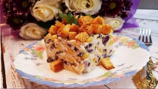 Салат "Гости на пороге". Салат за 10 минут с фасолью, кукурузой, сыром и чесноком. Салат "Гости на пороге". Салат за 10 минут с фасолью, кукурузой, сыром и чесноком.