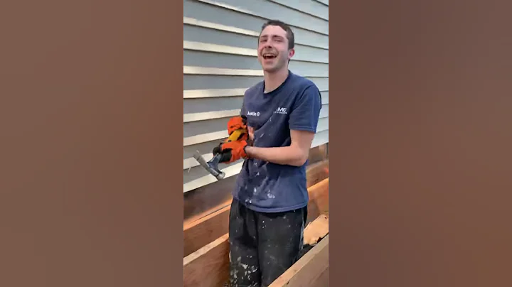 Apprentice Tries To Use A Hammer For The First Time | Construction Fail - DayDayNews