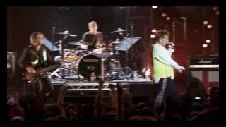 Sex Pistols - Beside the Seaside & Holidays in the Sun [Live From Brixton Academy 2007] 08