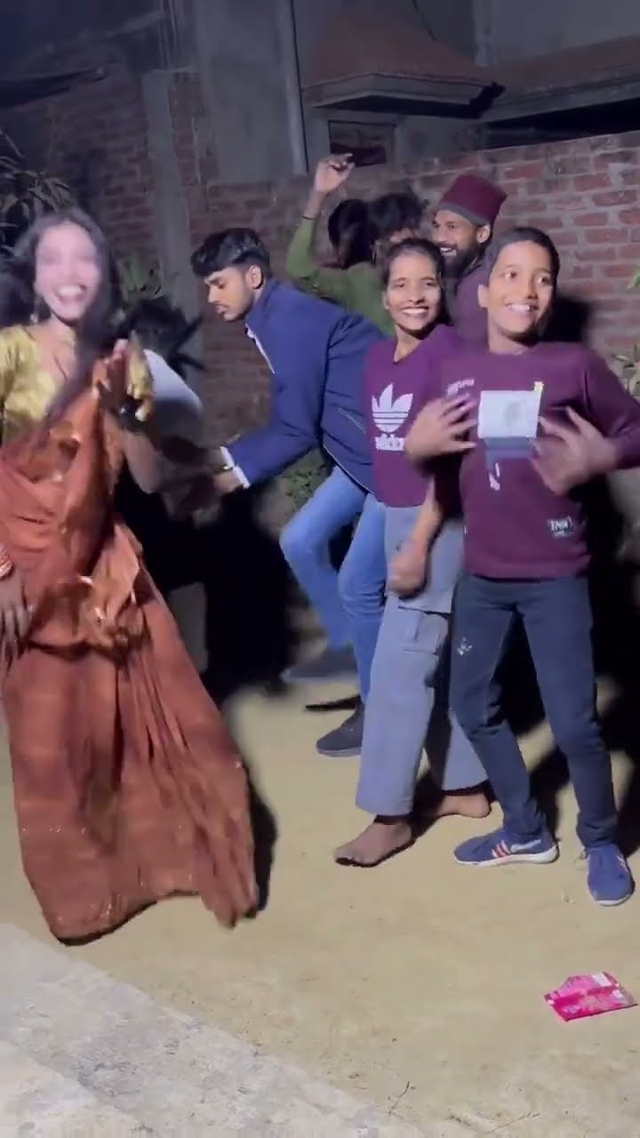 Aye Haye Haye Sadiya Kariyai Ke Lai with villagers  #bhojpuri #aadishaktifilms #dance