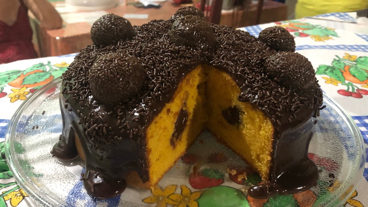 Bolo De Cenoura Que Já Sai Recheado Do Forno BOLO DE CENOURA QUE JÁ SAI RECHEADO DO FORNO - YouTube