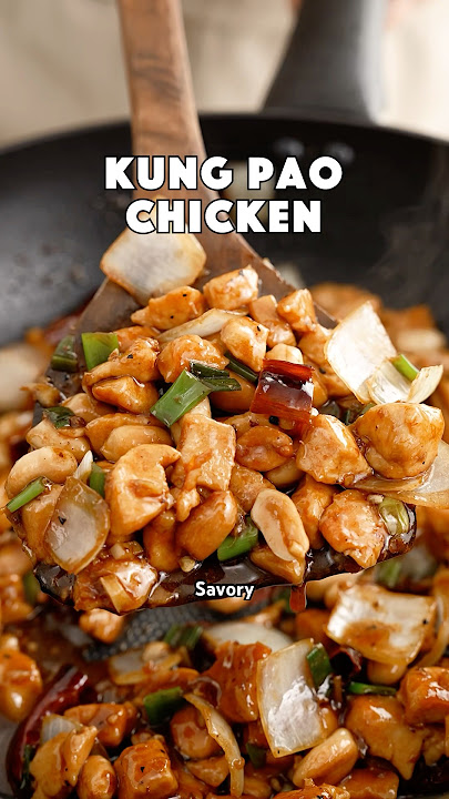 Kung Pao Chicken recipe just like your favourite takeout! #easyrecipe #kungpaochicken #stirfry