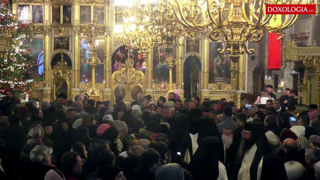 LIVE: Sfânta Liturghie de la Catedrala Mitropolitană din Iași