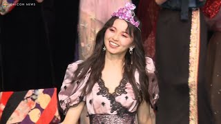齋藤飛鳥、丸山敬太氏のショーでランウェイ！「他のモデルに見劣りしない」絶賛に大テレ！　エンターテイメントショー『春はあけぼの、夏は夜、秋は夕暮れ、冬はつとめて… IT’S SHOW TIME』
