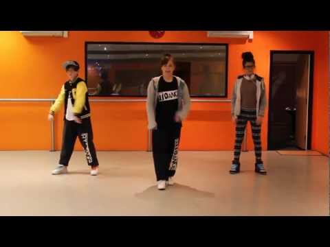 Learn a street dance routine - Black and Yellow