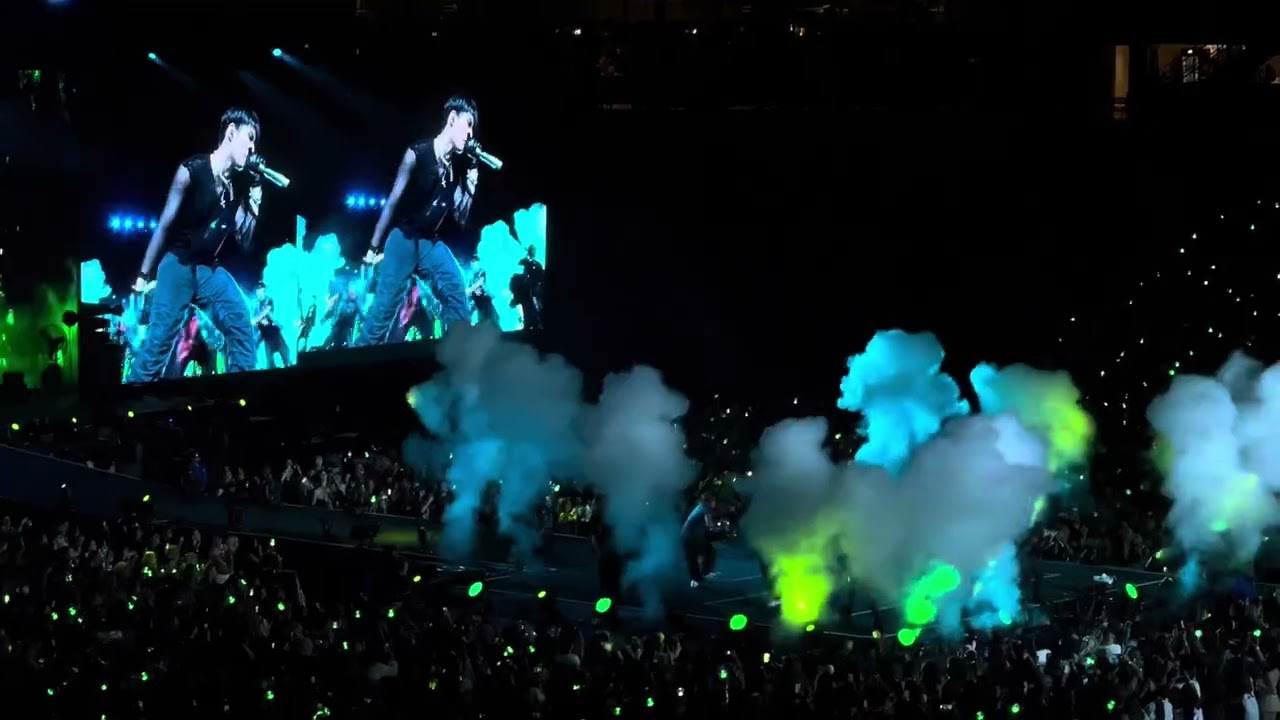 ATEEZ - Bouncy (K-Hot Chili Peppers) Live in LA DAY 1 072024