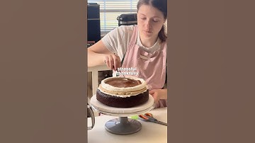 Making my very own wedding cake! 👰‍♀️