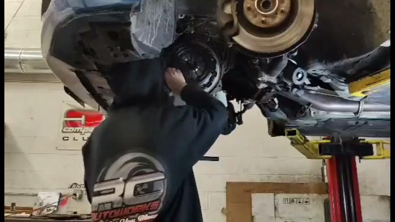 9th gen Honda civic si clutch replacement - YouTube
