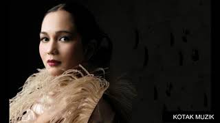 Sinaran Lirik 1986 Version sheila Majid