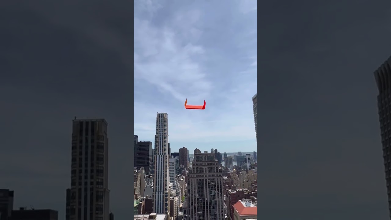 三秒学会最简单的折纸飞行器_纸飞机 __纸飞机的520种折法