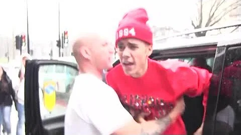 Justin Bieber Lashes Out in London - Splash News | Splash News TV | Splash News TV