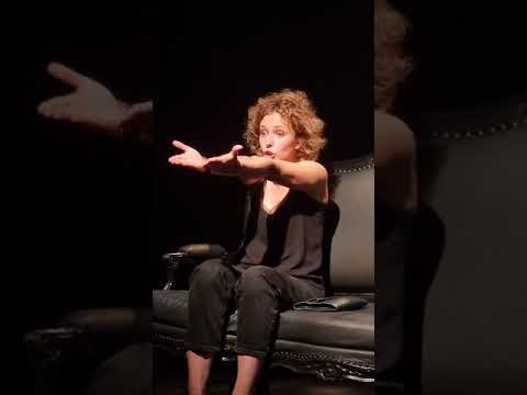 Светлана Смирнова-Марцинкевич в спектакле "Человек из машины" 1