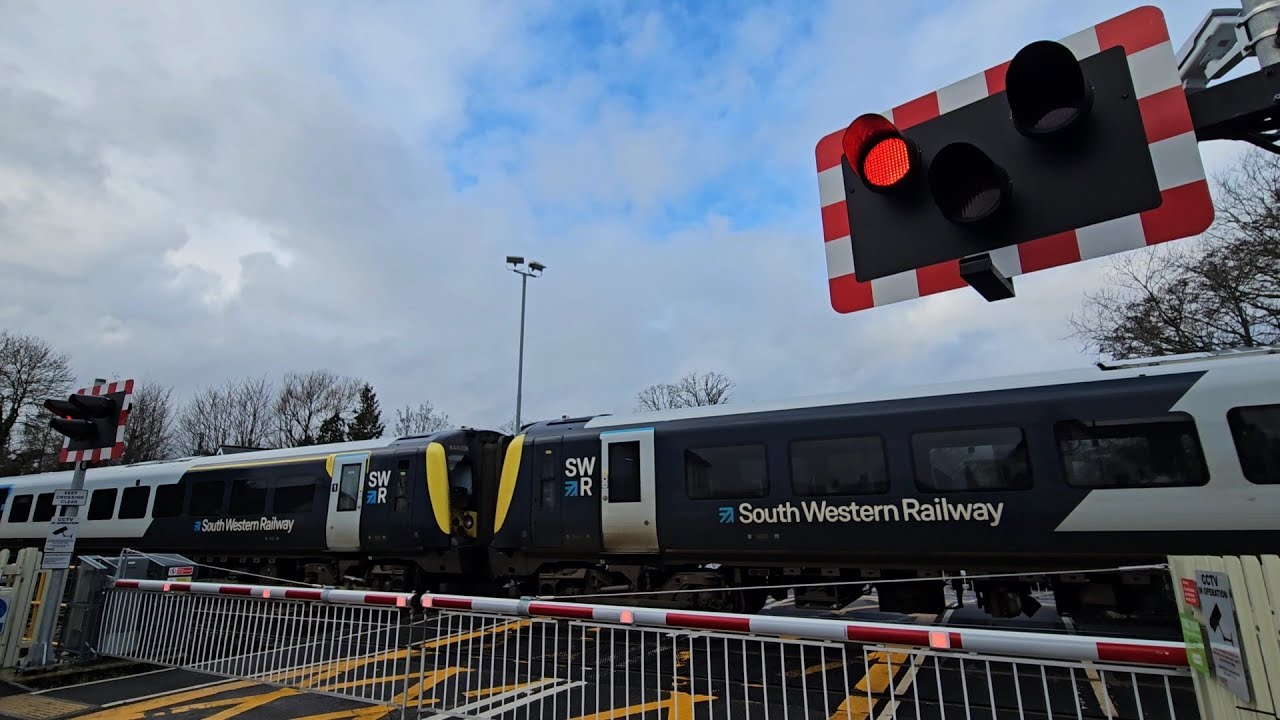 Liss Station Level Crossing 7 Closures In 1 Video 