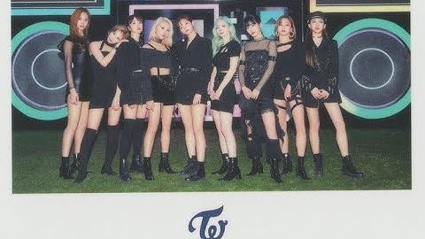 tzuyu and dahyun being comedian filming 「Breakthrough」