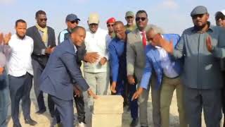 Madaxweyne Deni O Dhagax Dhigay Dhismaha Xafisyada Hay Adaha Dawlada Ee Ka Hawl Galaya Dakada Garcad