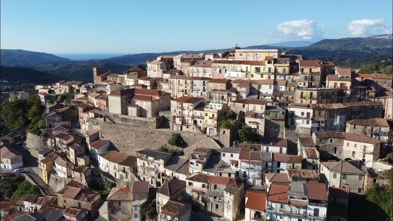 Spettacolare vista Di Monterosso Calabro drone - YouTube