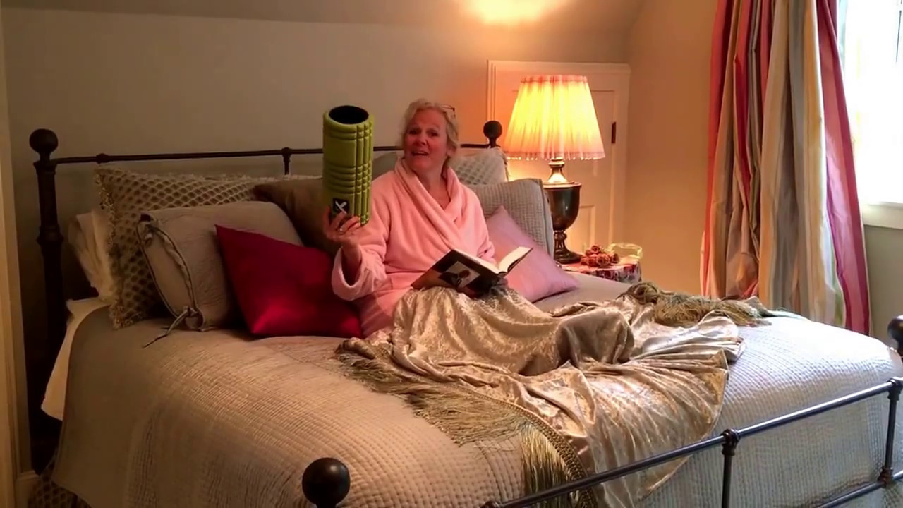 How To Read In Bed Comfortably And Break Loose Mid Back Tightness
