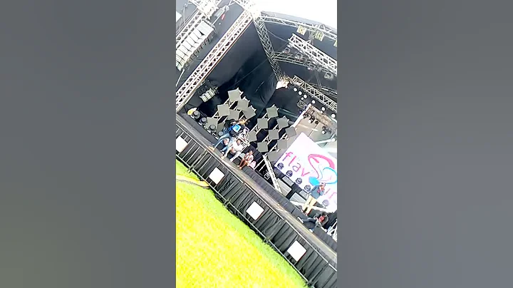 Young philex  live on stage
