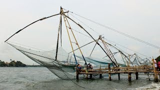 CHINESE FISHING NETS AT FORT KOCHI KERALA