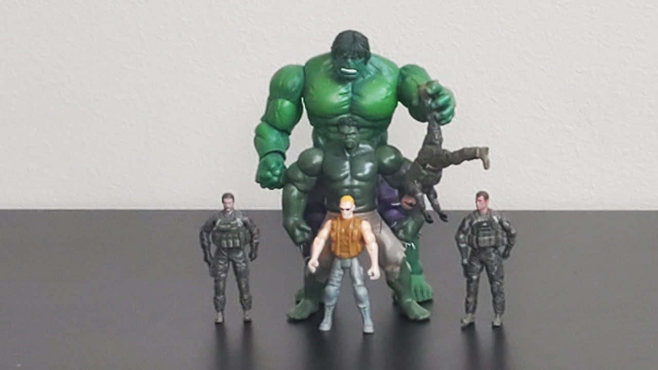 the incredible hulk VS  puny army man