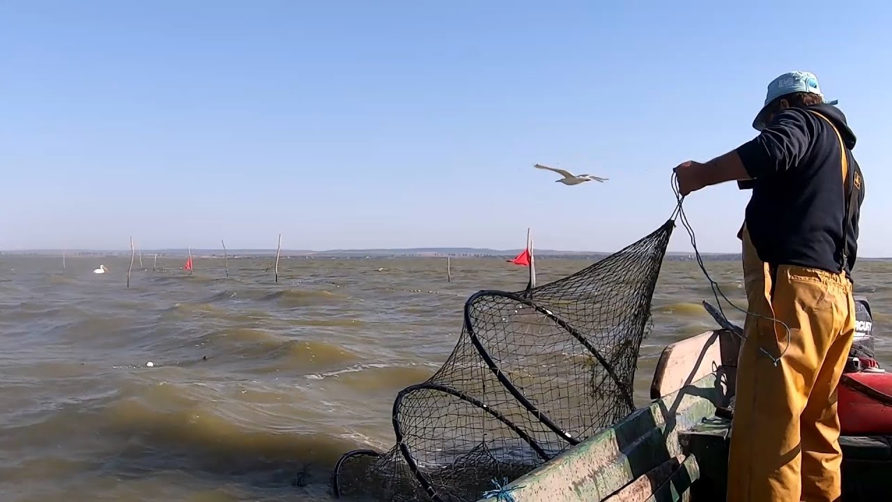 ULTIMII PESCARI de pe Marele lac al lipovenilor