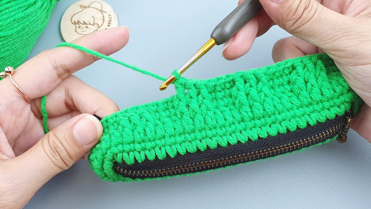 Don't Miss Out on This Simple DIY Crochet Purse Tutorial! | Vivi Berry DIY
