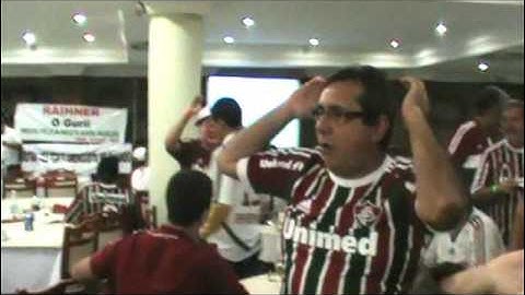 Grêmio x Fluminense: Seu Élio, super figura, anima e arranca risos da galera