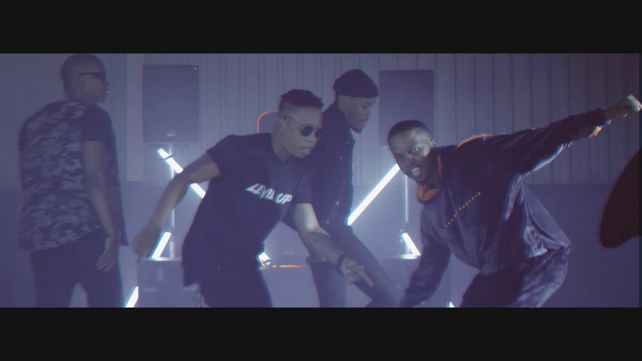 DJ SANDISO FT. DREAMTEAM - ANGINAMNGANI (Official Music Video)