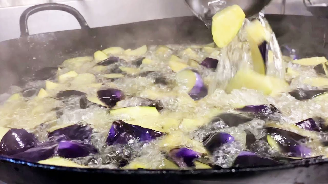 １４人分の魚香茄子（ユイシャンチェズ）茄子の四川辛味炒めを一気に作る調理動画（まかない） fried egg plant with Chinese chili sauce for 14 people