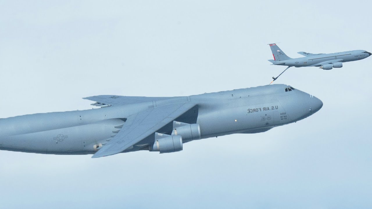 Air-To-Air Refuelling Us Air Force'S Largest Aircraft