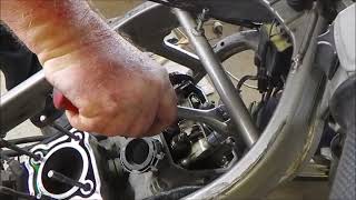 Honda NTV650 Revere Part 8 - Removing The Front Cylinder Head