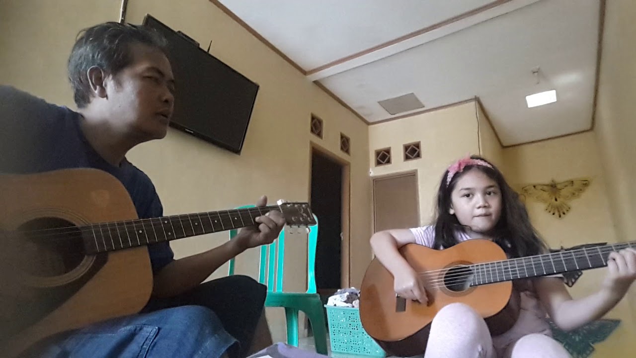 Abel 1 - Belajar Gitar Pemula "Malam Kudus' - YouTube