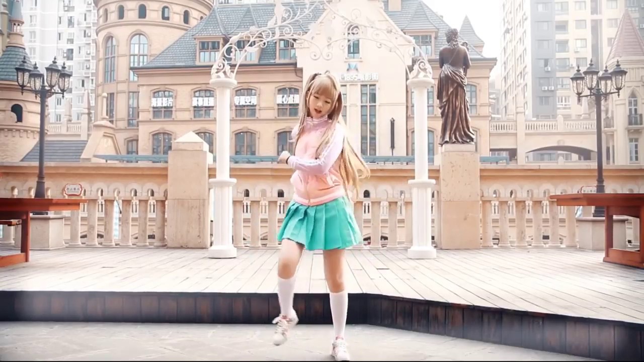 Cosplay dance