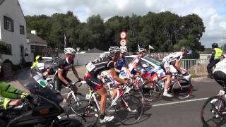 Trein neemt wielrenners in de zeik / Train beats head group cycling race screenshot 4