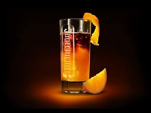 Video: Jordgubbeefterrätt Med Orange Likör
