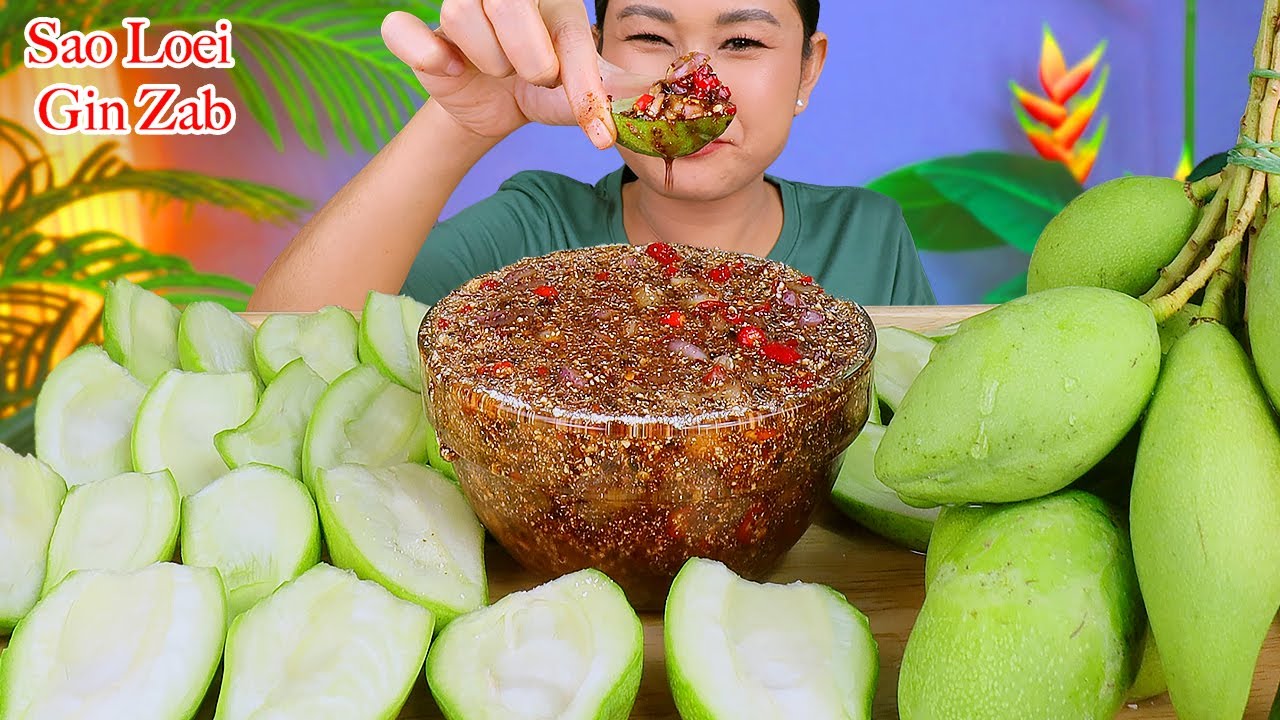 กินมะม่วงเปรี้ยวกรอบๆ‼️น้ำจิ้มแจ่วปลาร้าเผ็ดๆแซ่บๆจ้า|Sour Mango With Spicy Sauce