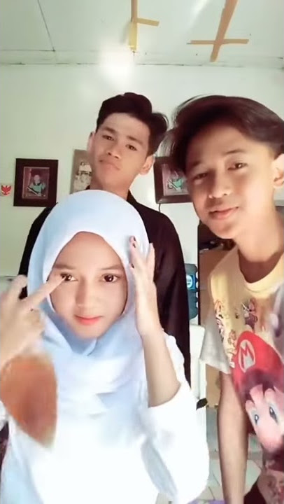 KK April cil main Snack video bersama temannya