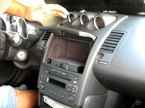2003 Nissan 350z stereo removal #3