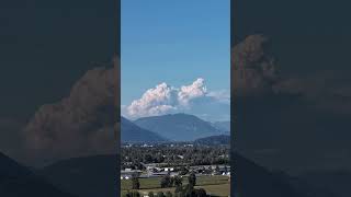 Crazy Pyrocumulus cloud forms from wildfires! π₯ #nature #naturelovers #natureisamazing #satisfying