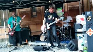 Outo Valo – Live – 15.6.2018 Kirjakahvila, Turku, Finland