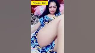 Pamer Paha Jilat Aja Boleh Kok