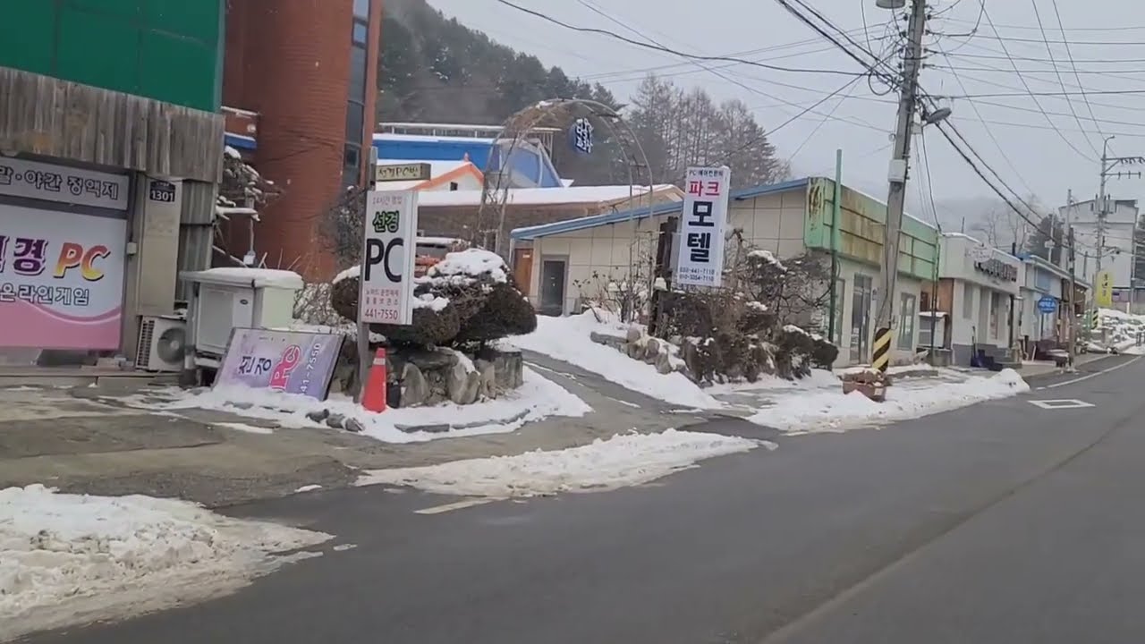 화천 다목리 둘러보기/15사단, 27사단 놀이터/2004년, 2017년 대성산 감성축제 사진첨부. 얼짱여군이 하품하다가 걸려쓰!
