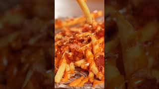 Бельгийский картофель с беконом и соусом Том-Ям в Brasserie Kriek #shorts #ресторан #food #еда