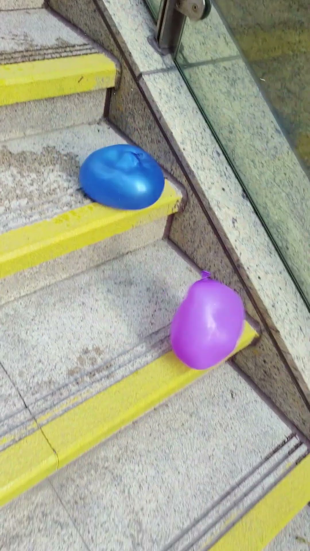 Jevin \u0026 Black vs water balloons