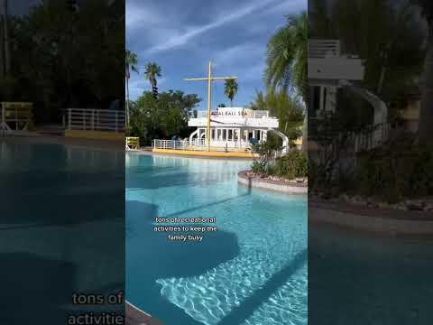 Video: Universālā Orlando viesnīca Royal Pacific