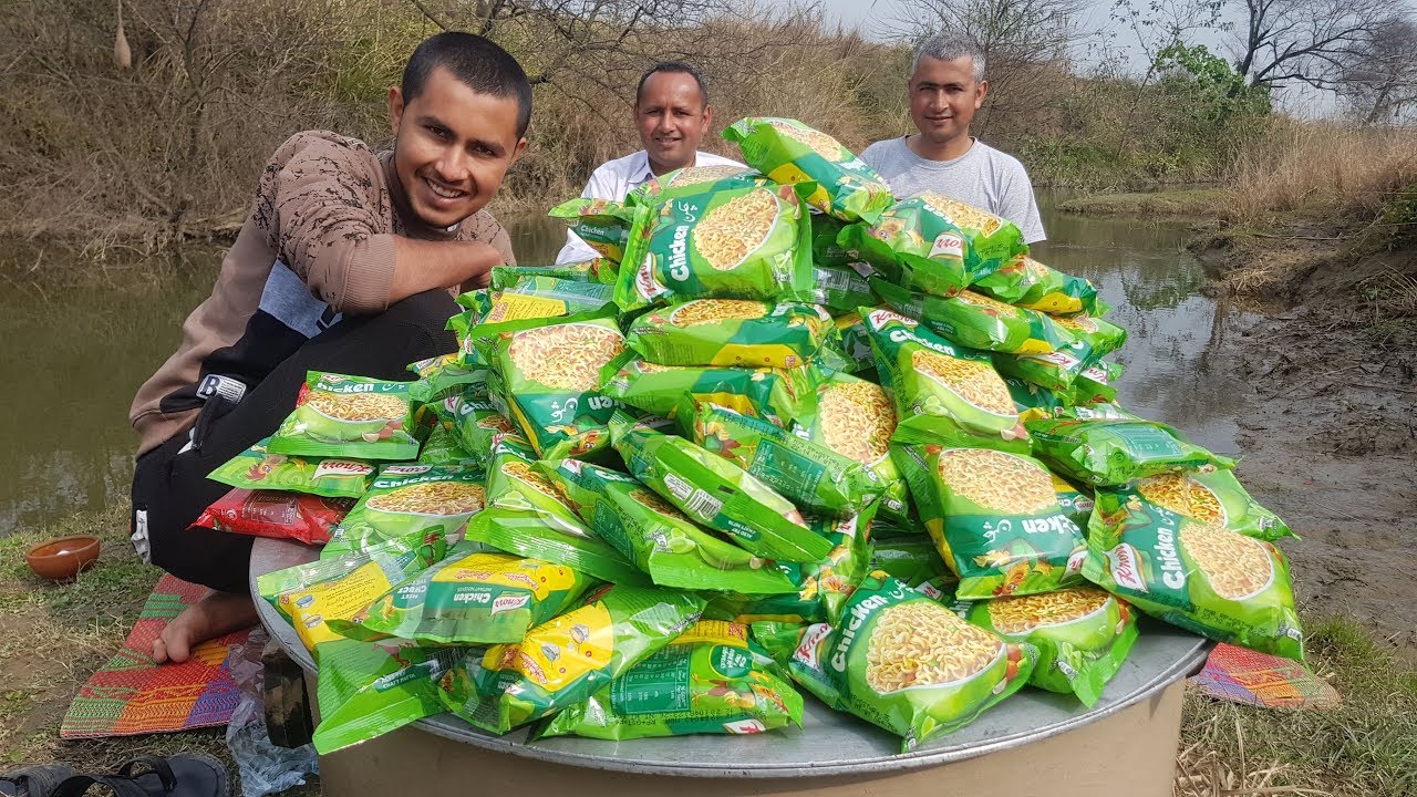 100 Maggi Noodles Cooking By Mubashir Saddique | Yummy Maggi Noodles Donating | Village Food Secrets