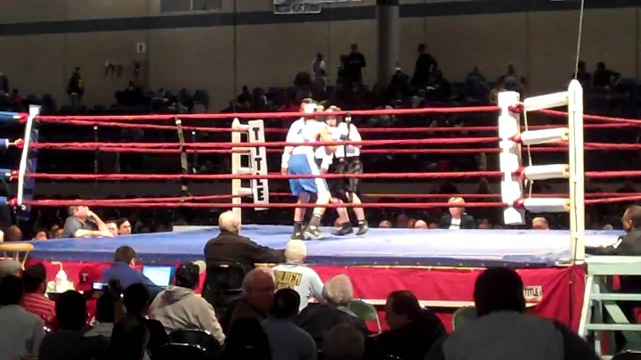 Rhett Wallace defeats Santos Carrasco at the  2011...