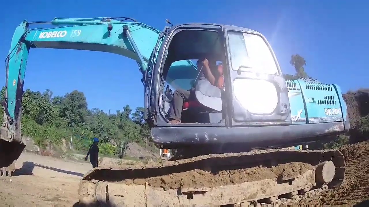 Kobelco lowpower trek kanan dan bucket, serta engine drop error I113